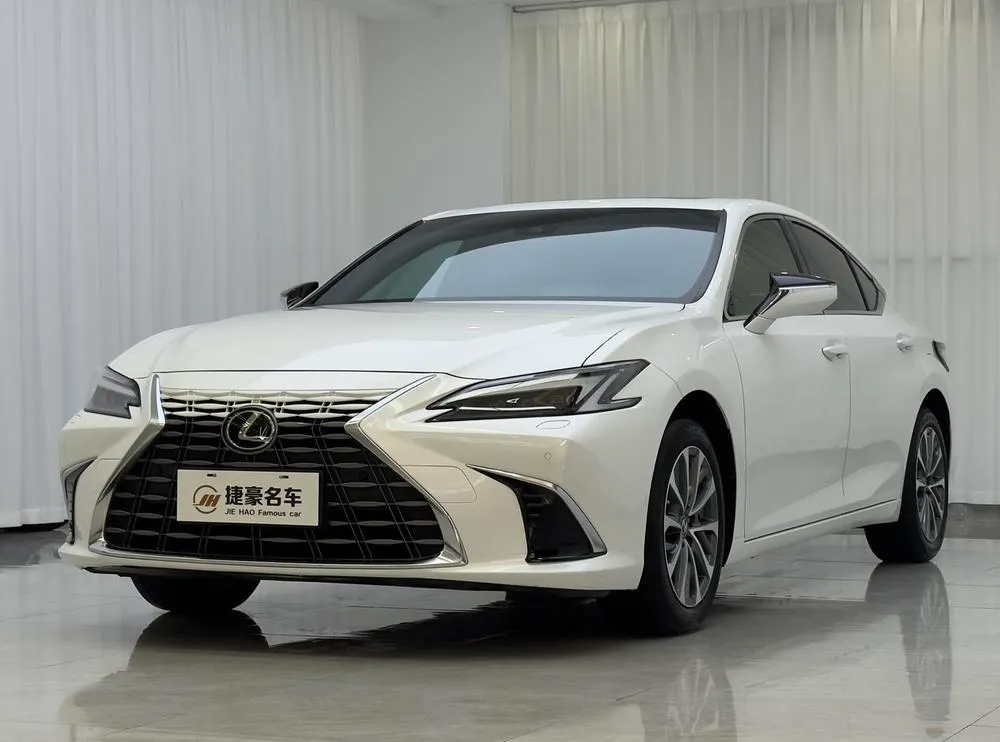 Lexus ES 200 Refined Edition, 2025 — фото 1