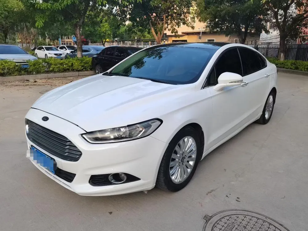 Ford Mondeo 2.0L GTDi200 Fashion Version, 2013 — фото 1