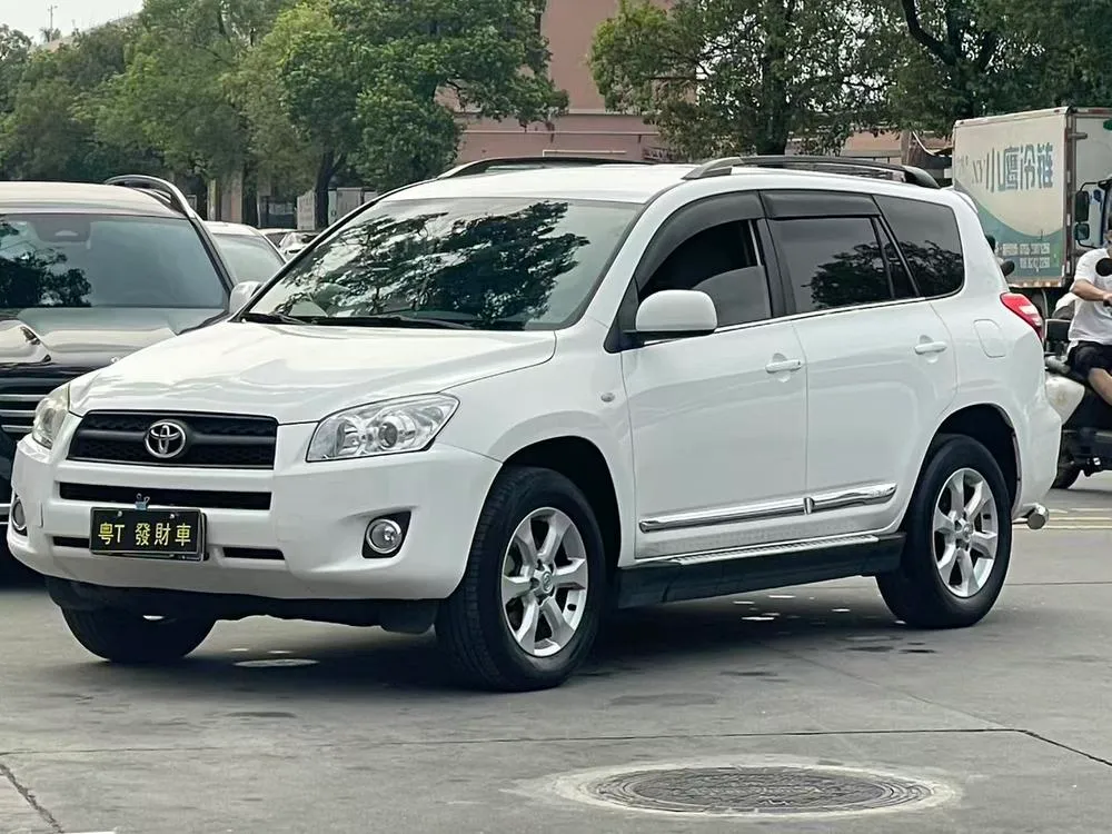 Toyota RAV4 Edition 2.0L Auto Classic, 2013 — фото 1