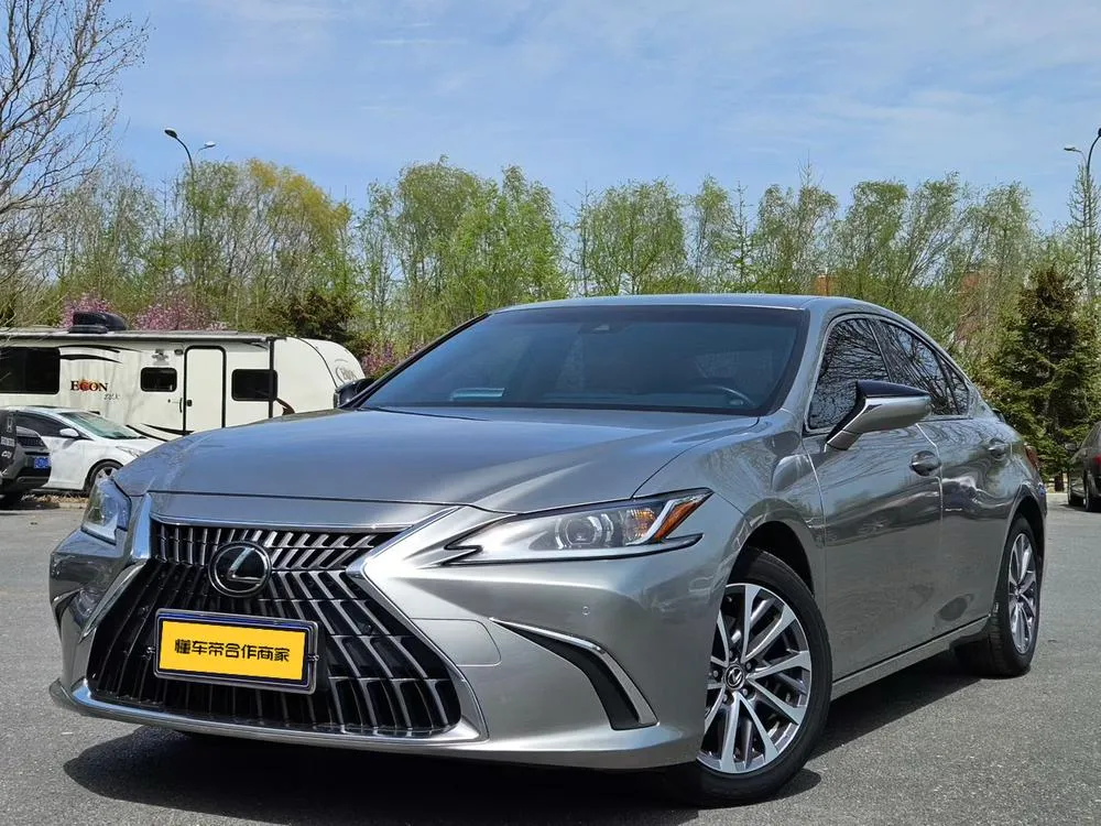 Lexus ES, 2021