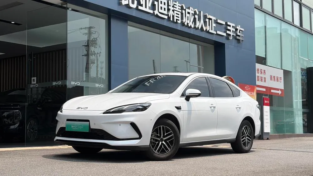 BYD Seal 05 DM Smart Drive Edition DM-i 120KM Flagship Version, 2025 — фото 1