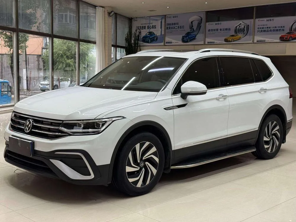 Volkswagen Tiguan L 280TSI Trendy Edition, 2023 — фото 1