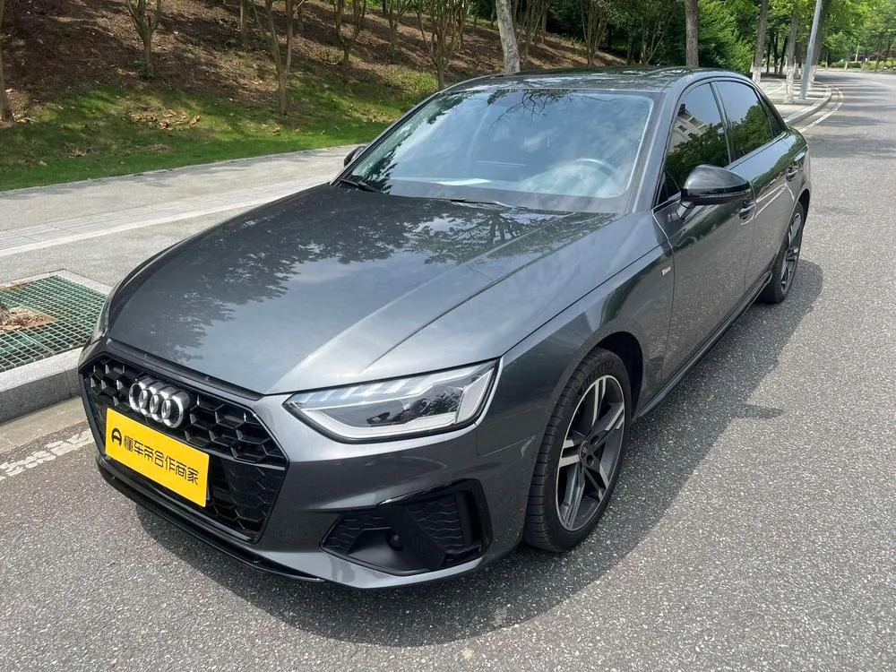 Audi A4L 40 TFSI Luxury Version, 2022 — фото 1