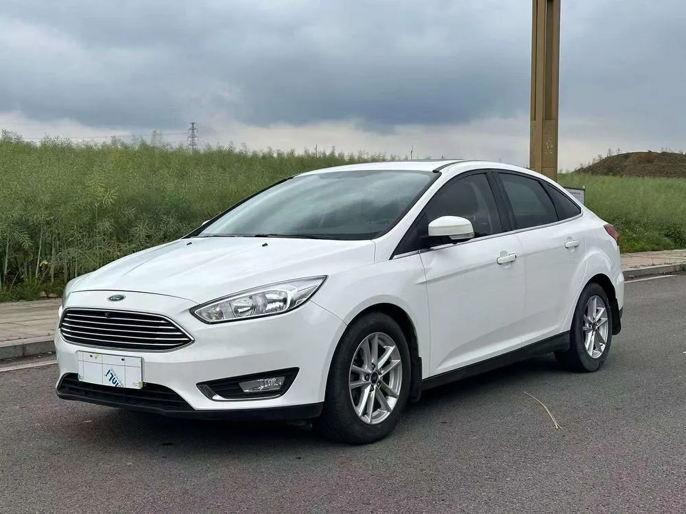 Ford Focus Sedan EcoBoost 180 Auto Elite Version, 2017 — фото 1