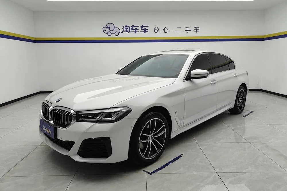 BMW 5-Series, 2022