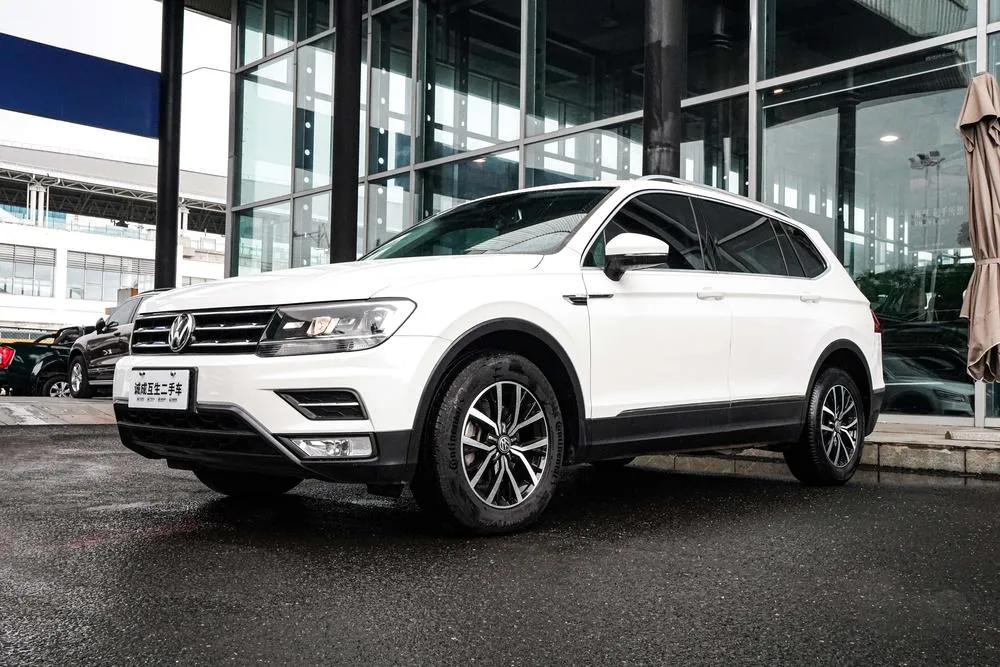 Volkswagen Tiguan L 330TSI Auto 2WD Comfort Edition, 2017 — фото 1