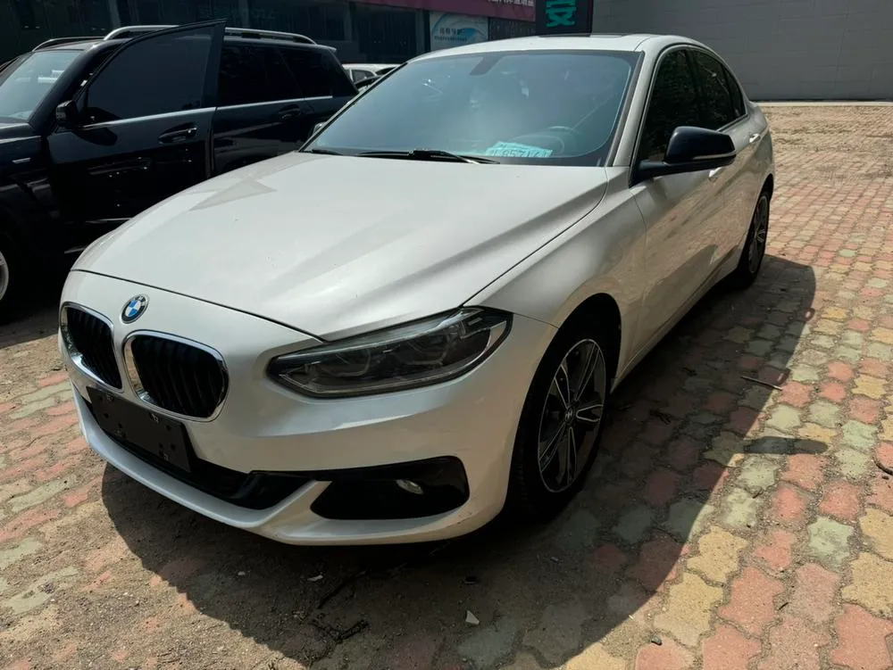 BMW 1-Series 118i Sport Version, 2018 — фото 1