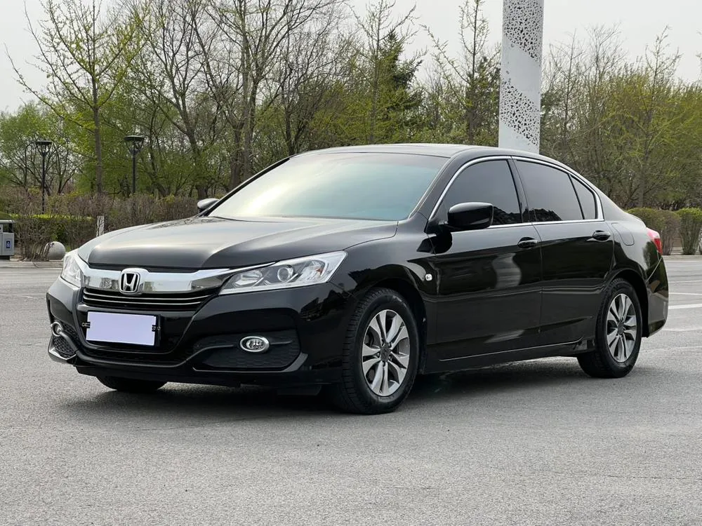 Honda Accord 2.0L LX Comfort Edition, 2015 — фото 1