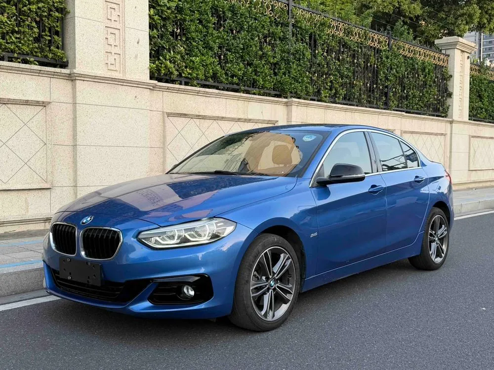 BMW 1-Series 118i Sport Version, 2018 — фото 1