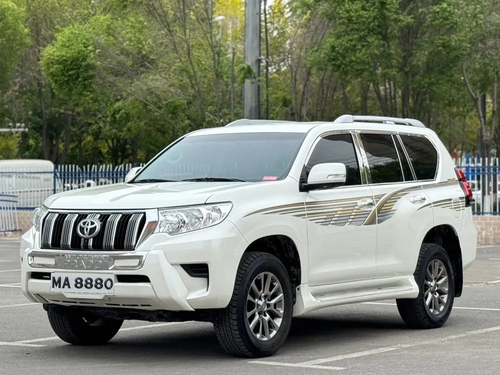 Toyota Prado (Import) 4.0L Auto 4WD 7 Seater Parallel Import, 2018 — фото 1