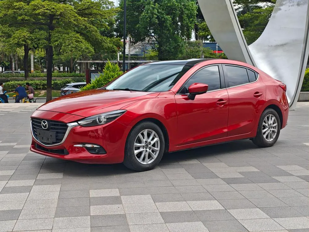 Mazda 3 Axela Sedan 1.5L Auto Luxury Version CN6, 2017 — фото 1