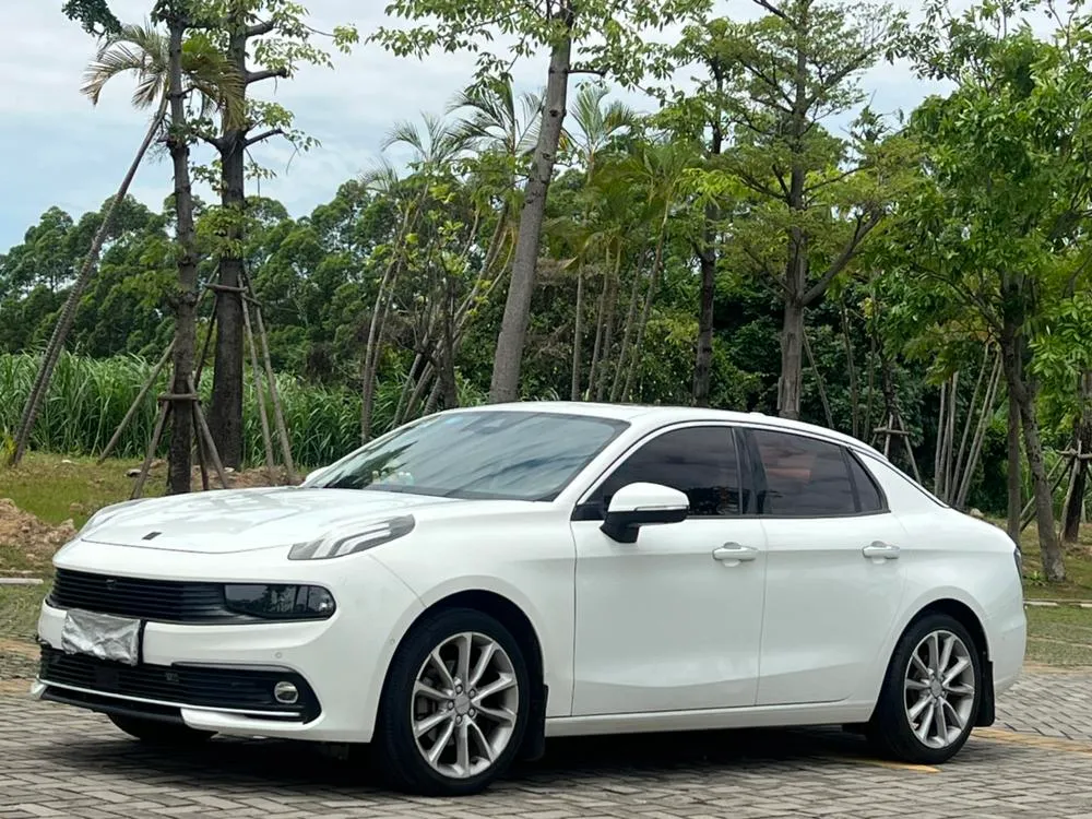 Lynk & Co 03 1.5TD DCT Dynamic Pro Edition, 2019 — фото 1