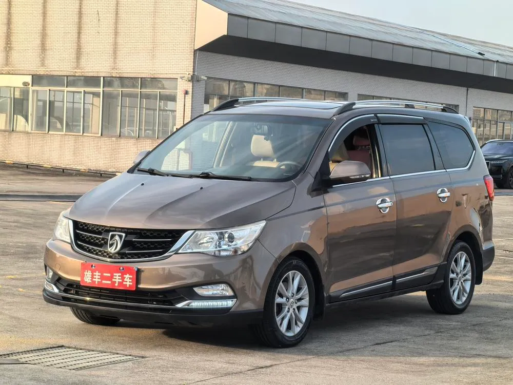 Baojun 730 1.5T Manual Luxury Version 7 Seater, 2016 — фото 1