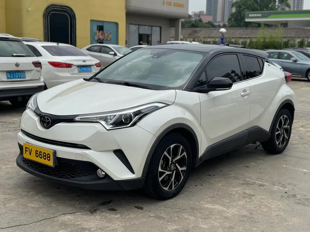 Toyota C-HR 2.0L продвинутая люк версия нормы China VI, 2018 — фото 1