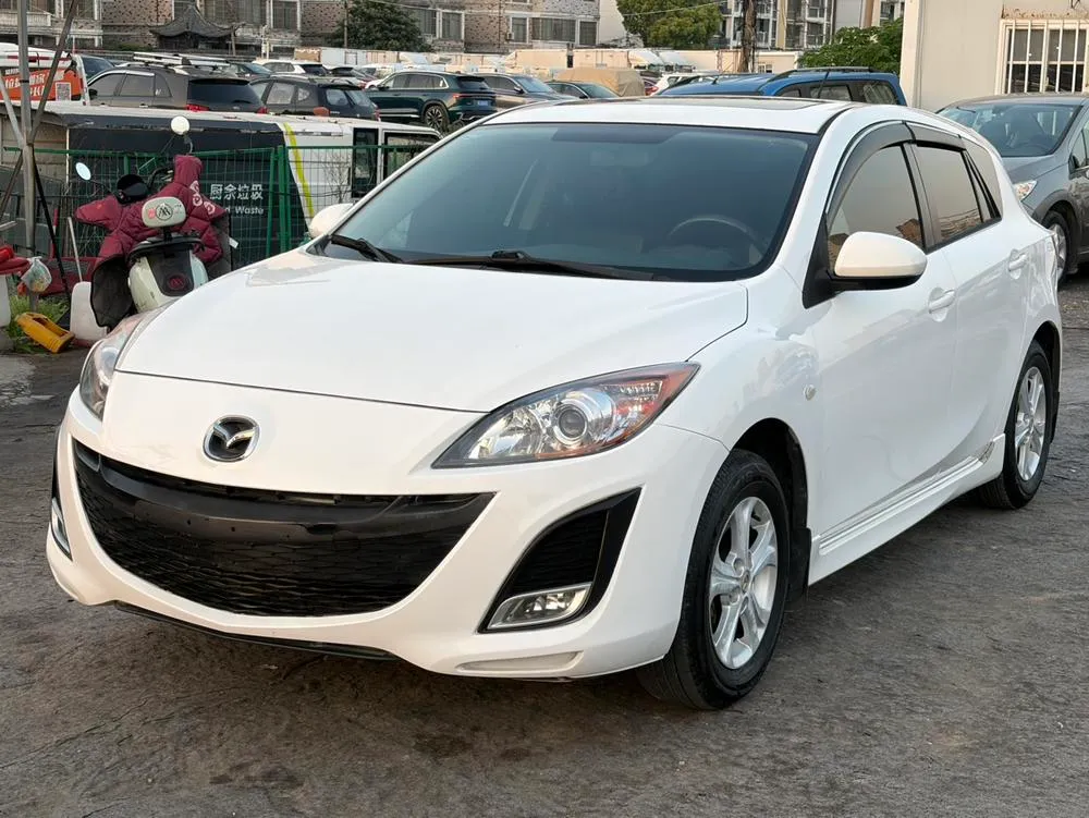 Mazda 3 Xingcheng, 2013