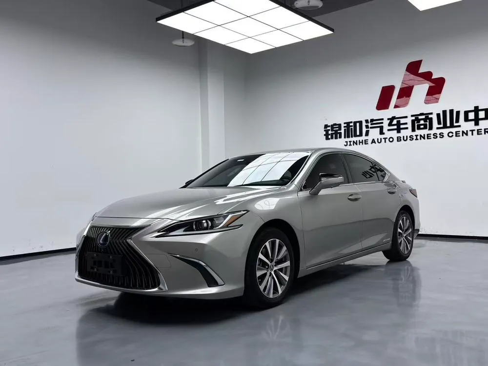 Lexus ES 300h Edition CN6, 2020 — фото 1