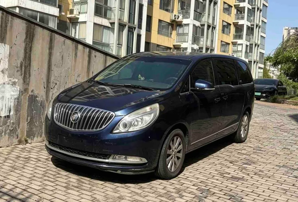 Buick GL8, 2013