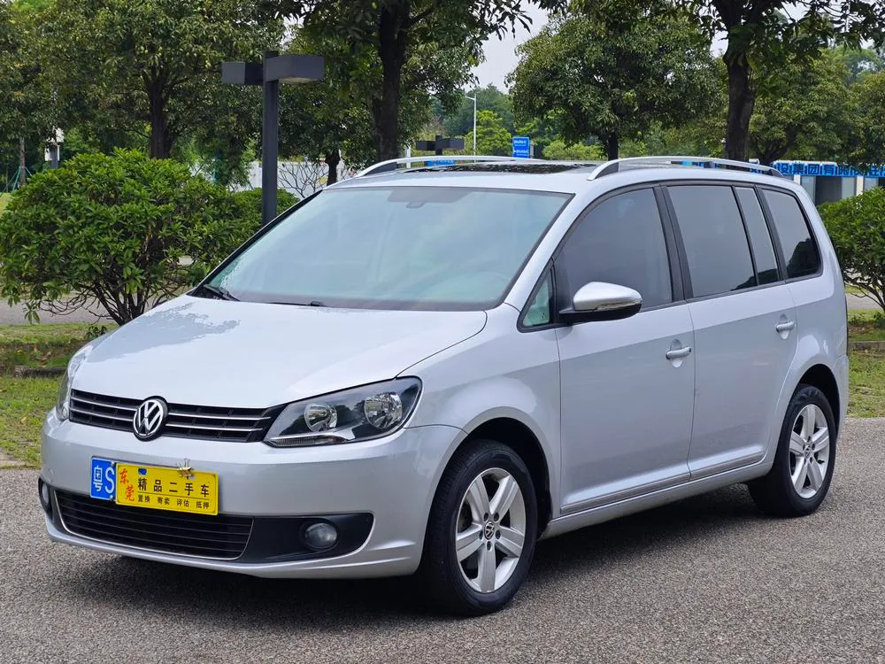 Volkswagen Touran 1.4T Auto Comfort Edition 5 Seater, 2015 — фото 1