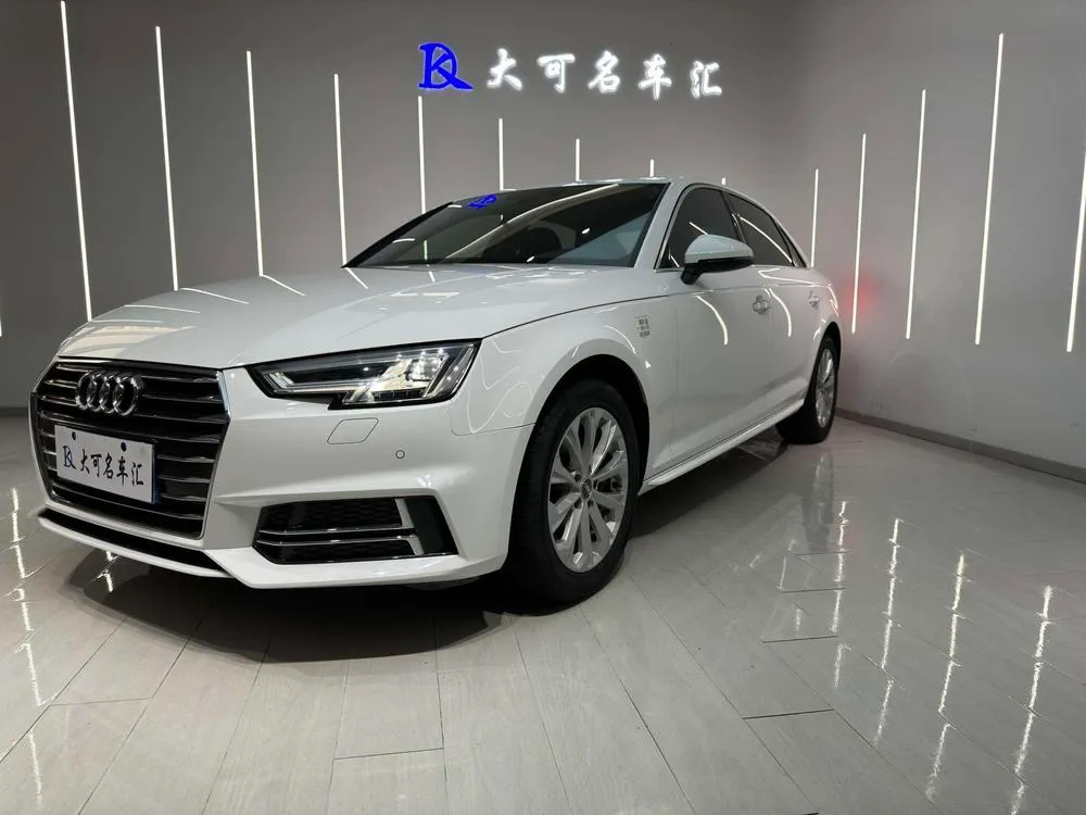 Audi A4L 40 TFSI Version CN6, 2019 — фото 1