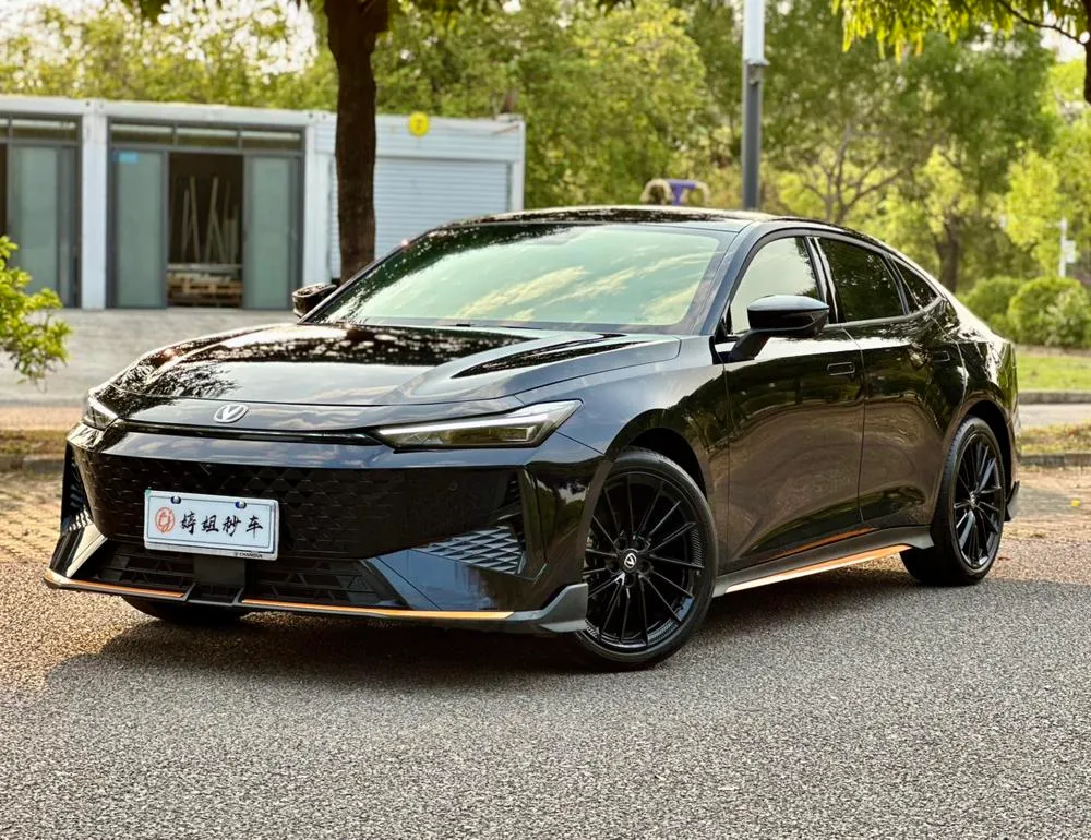 Changan UNI-V 1.5T Premium Sport Version, 2024 — фото 1