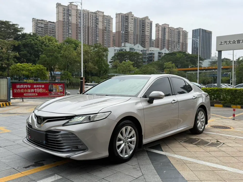 Toyota Camry Facelift 2.0G Luxury Edition, 2019 — фото 1