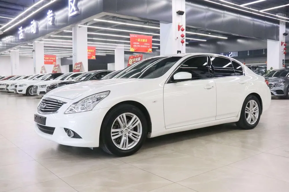 Infiniti G-Series G25 Sedan Luxury Sport Edition, 2010 — фото 1