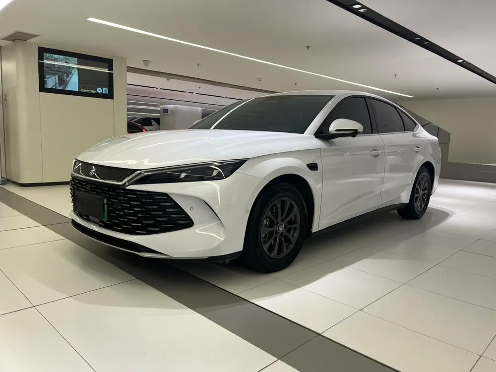 BYD Qin L DM Smart Drive Edition DM-i 80KM Leading Version, 2025 — фото 1