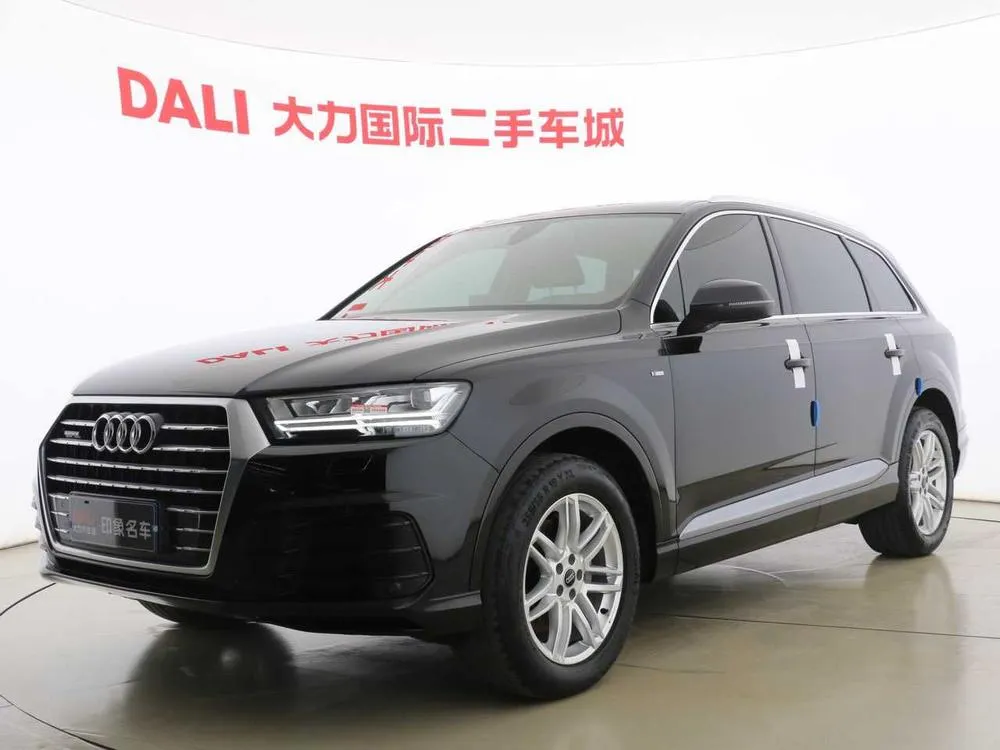Audi Q7 40 TFSI Comfort Version, 2018 — фото 1