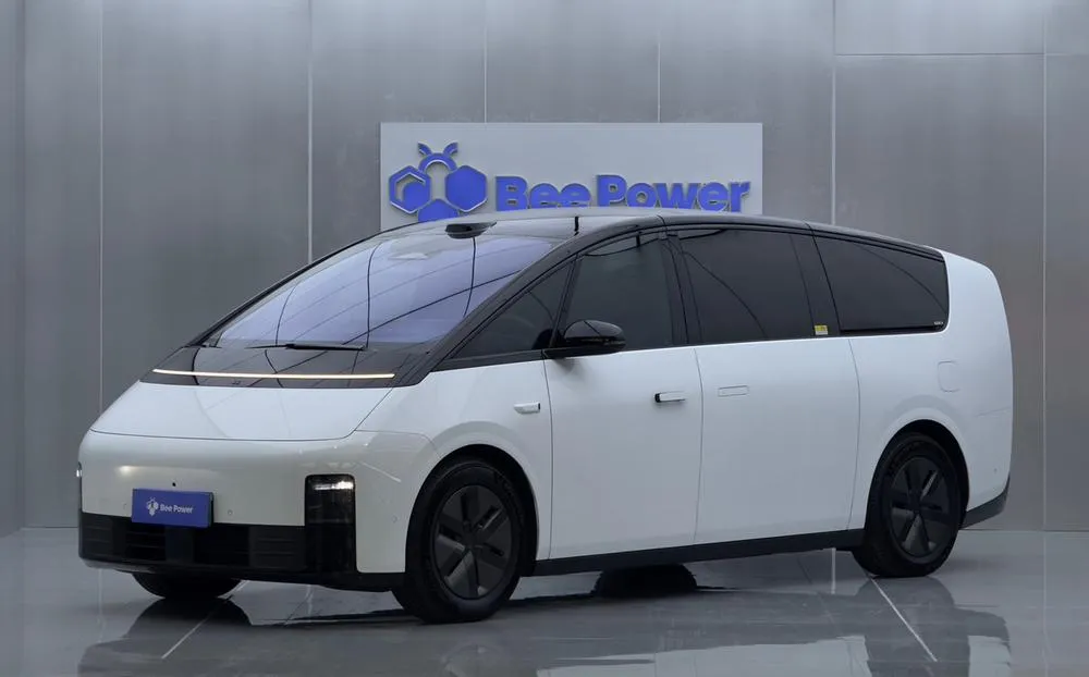 Li Auto MEGA, 2025