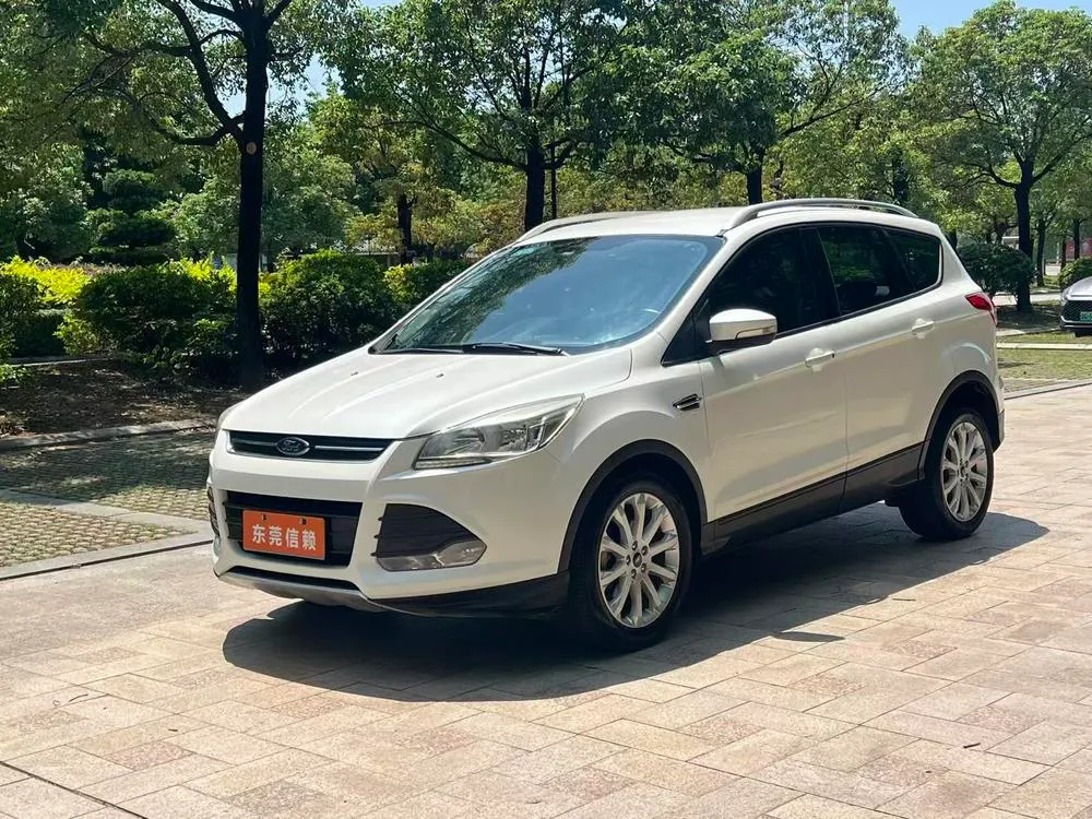 Ford Kuga, 2015