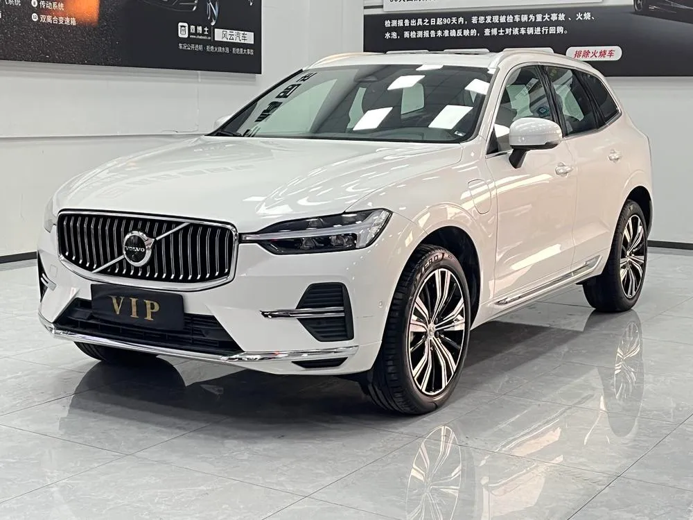Volvo XC60 PHEV, 2022