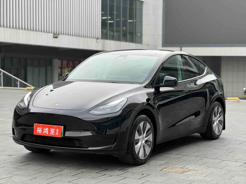 Tesla Model Y, 2022