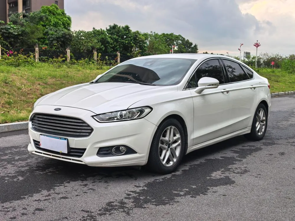 Ford Mondeo 1.5L GTDi180 Fashion Version, 2013 — фото 1
