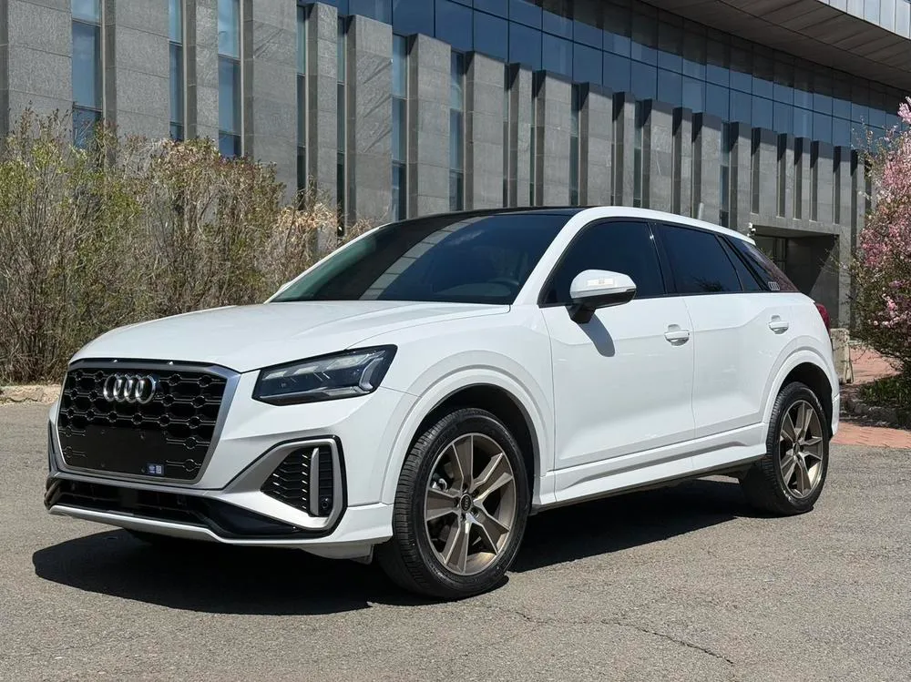 Audi Q2L, 2022