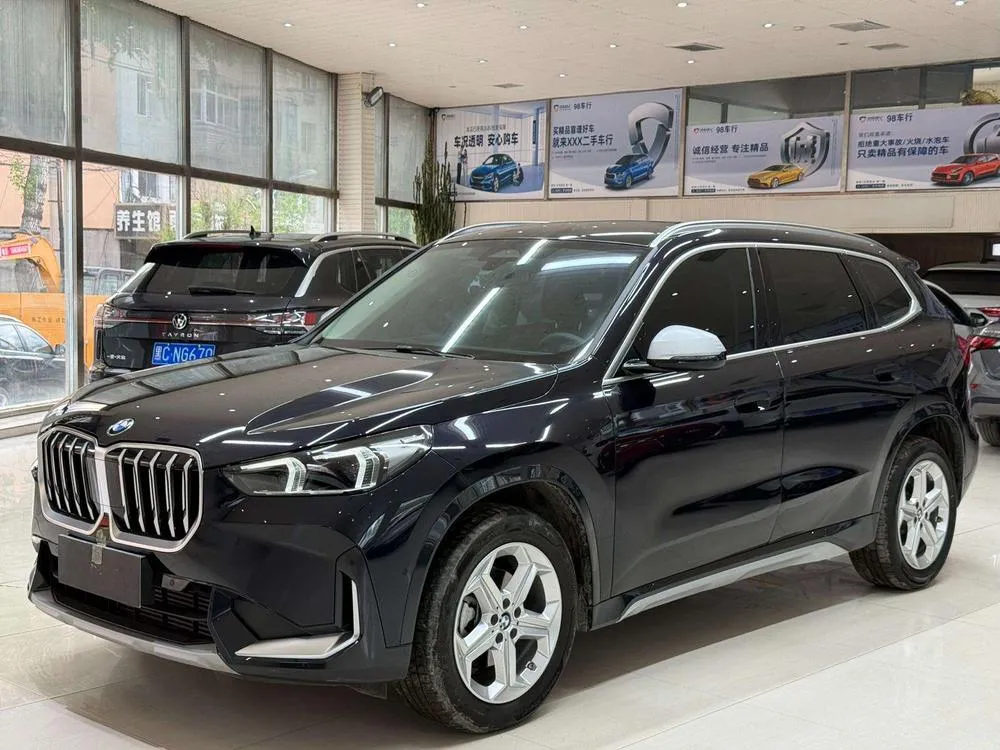 БМВ X1 sDrive20Li X, 2023 — фото 1