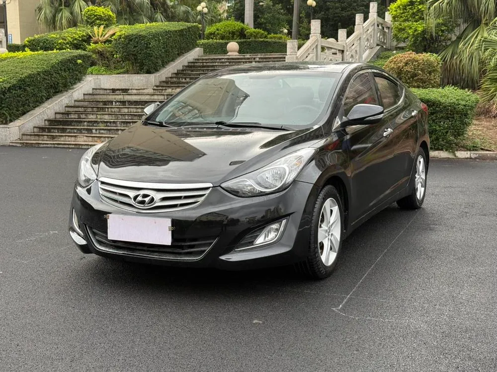 Хендэ Elantra Langdong 1.6L Auto Premium Version, 2013 — фото 1