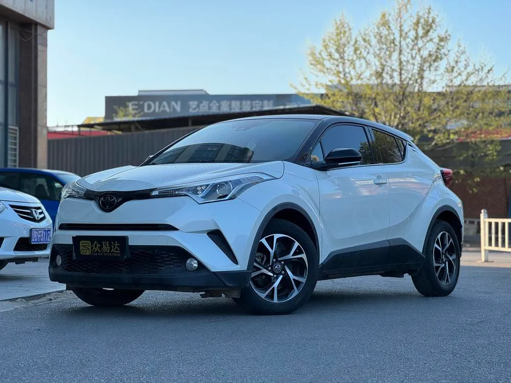 Тойота C-HR 2.0L Leading Edition, 2020 — фото 1