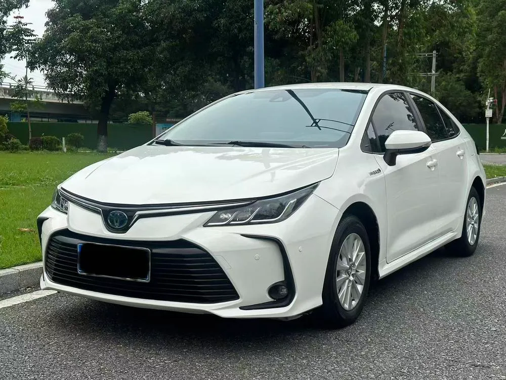Toyota Corolla Dual Engine 1.8L E-CVT Edition, 2021 — фото 1