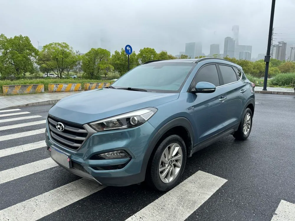 Hyundai Tucson 1.6T Dual Clutch 2WD Smart Version, 2015 — фото 1