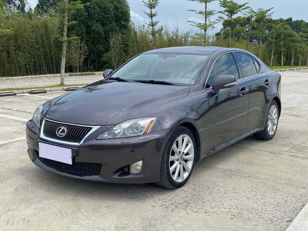Lexus IS, 2009