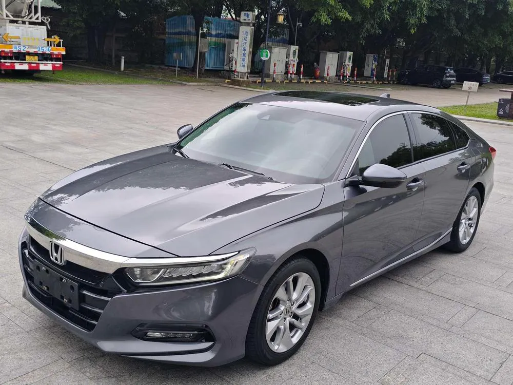 Хонда Accord 260TURBO Luxury Edition CN6, 2018 — фото 1