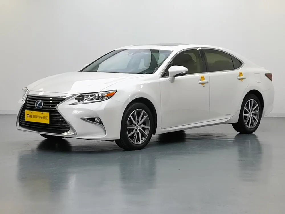 Lexus ES, 2015