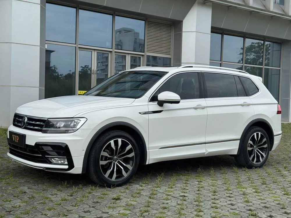 Volkswagen Tiguan L 330TSI Auto 2WD R-Line Edition, 2021 — фото 1