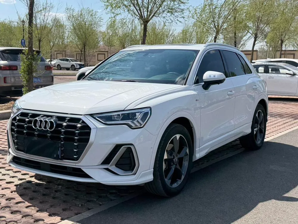 Audi Q3, 2022