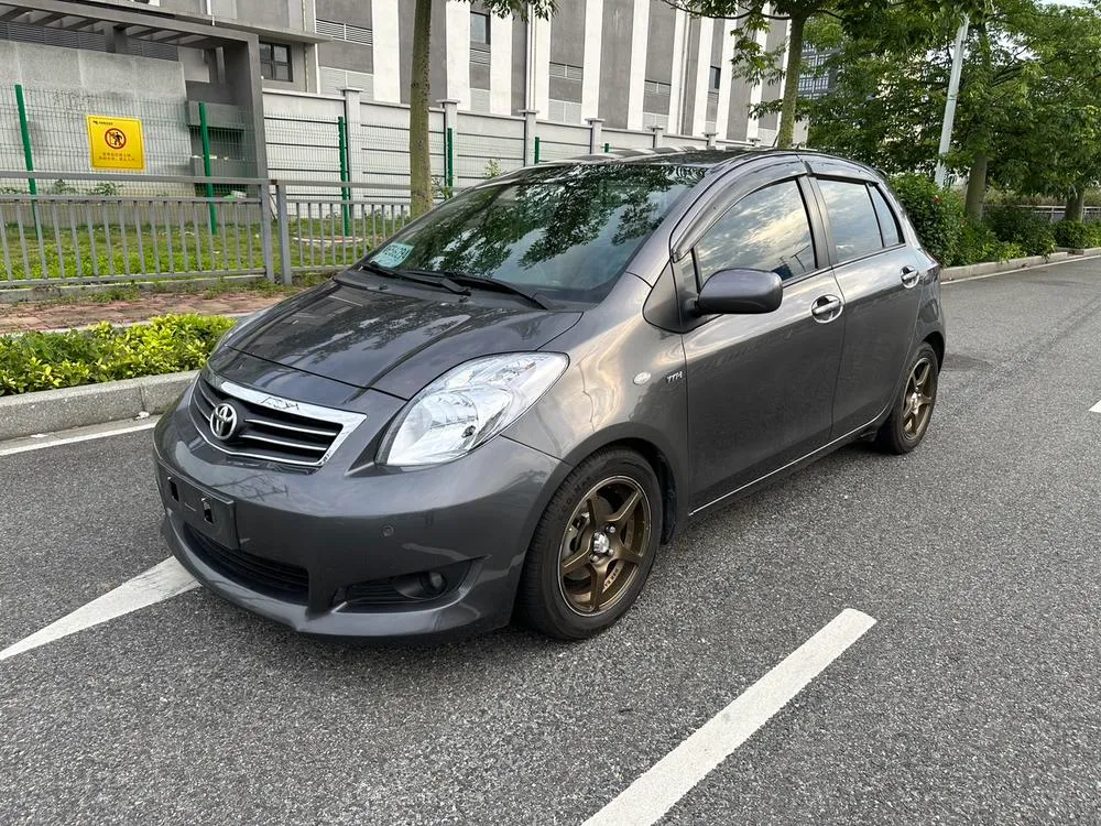 Toyota Yaris 1.6E Auto Edition, 2011 — фото 1