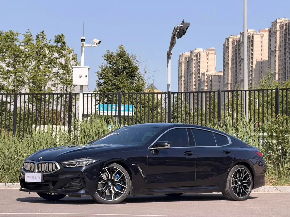 BMW 8-Series, 2022