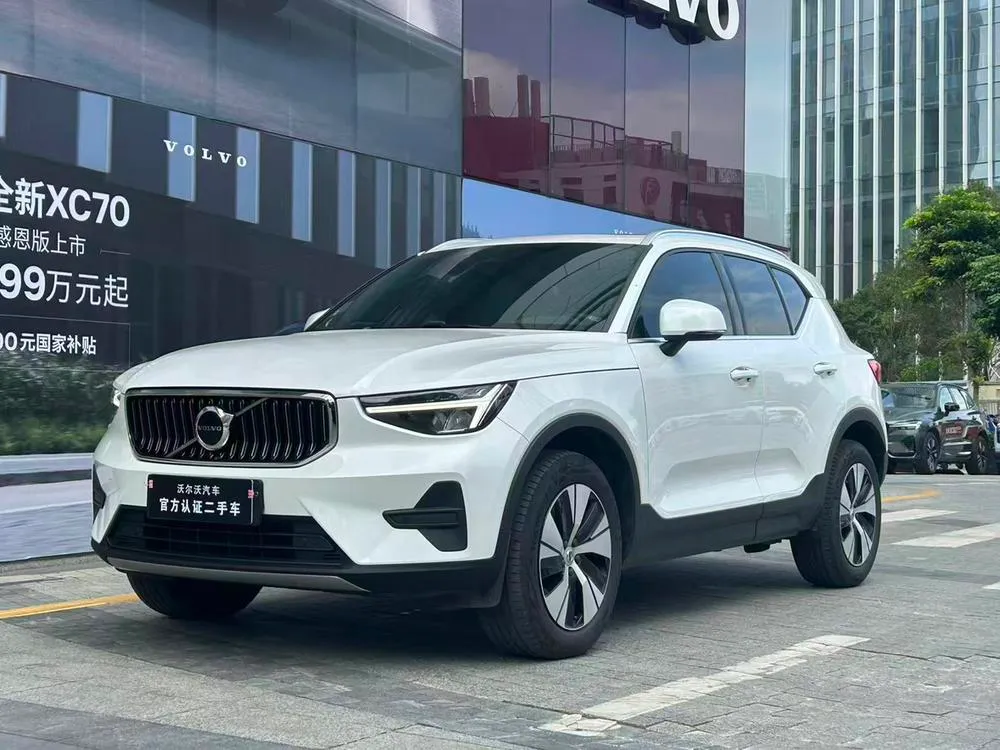 Volvo XC40 B3 Fashion Edition, 2023 — фото 1