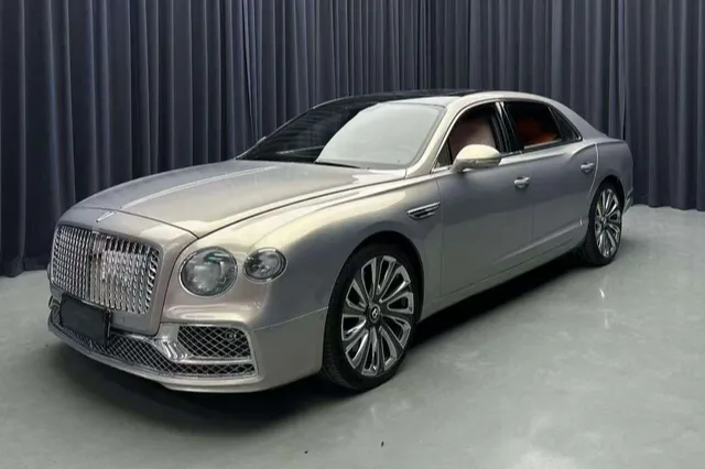 Bentley Flying Spur, 2005