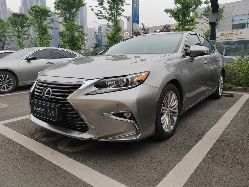 Lexus ES, 2015