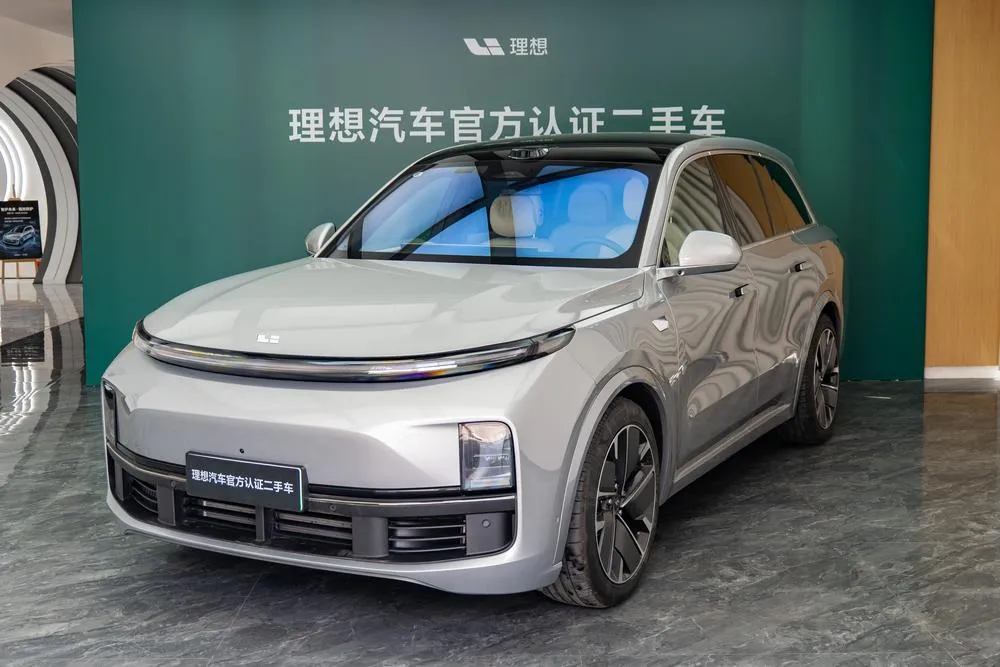 Li Auto L8 Max Smart Edition, 2025 — фото 1